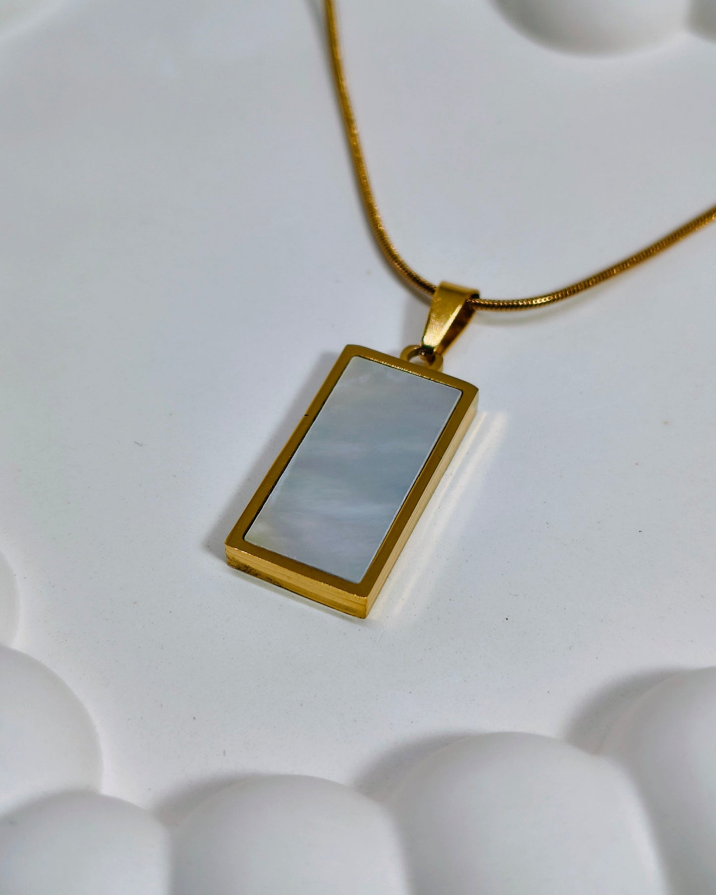 Modern pearl bar reversible necklace
