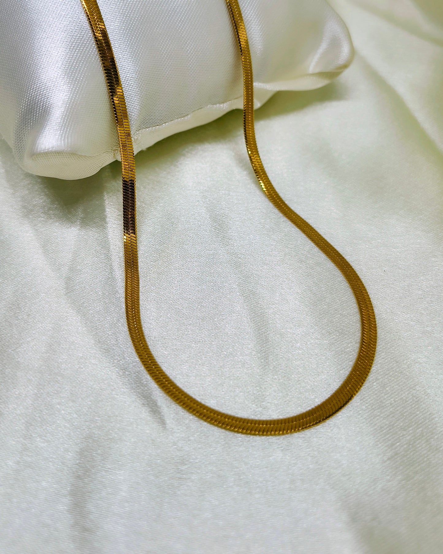 Silken flow chain necklace