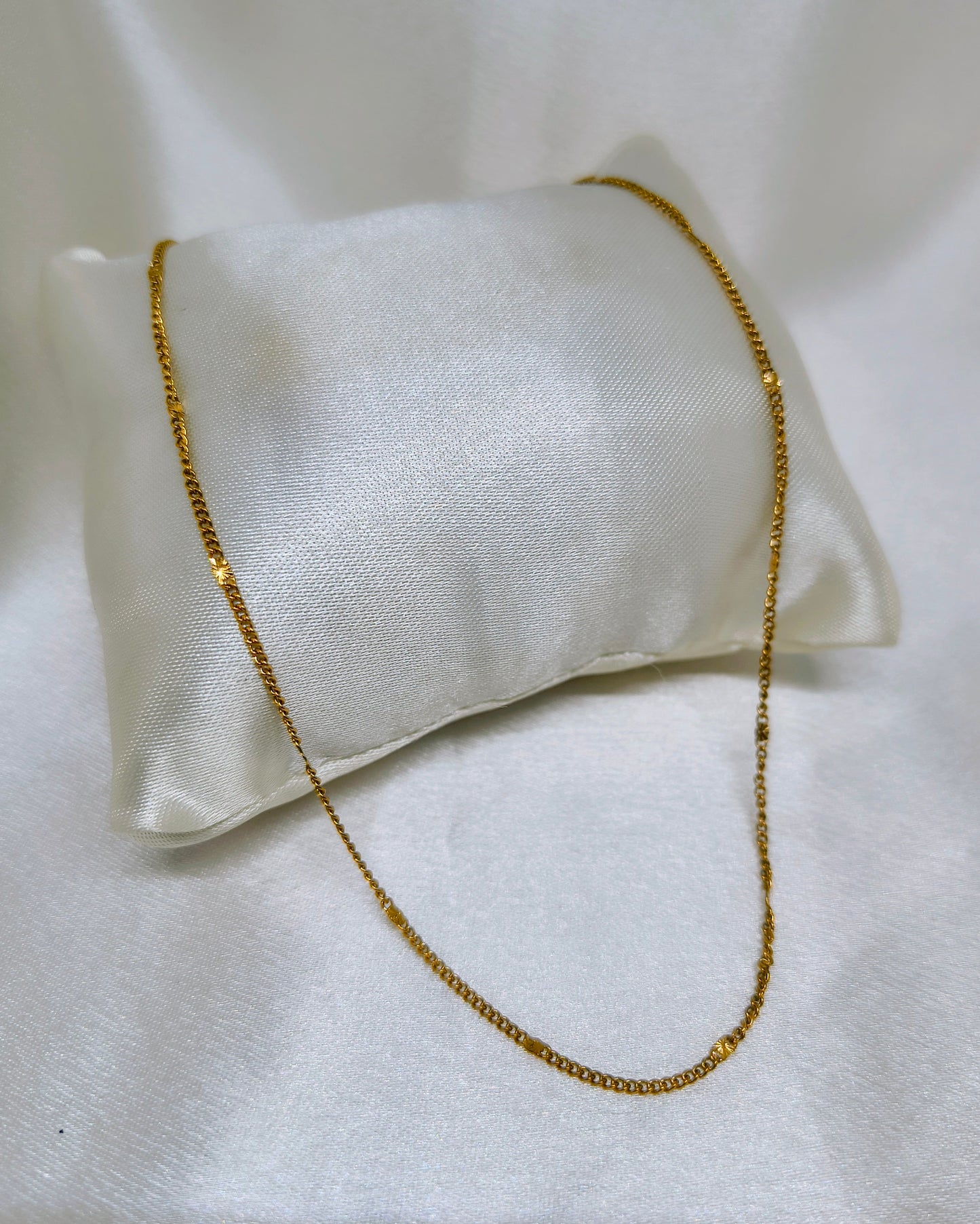 Minimal spark chain necklace