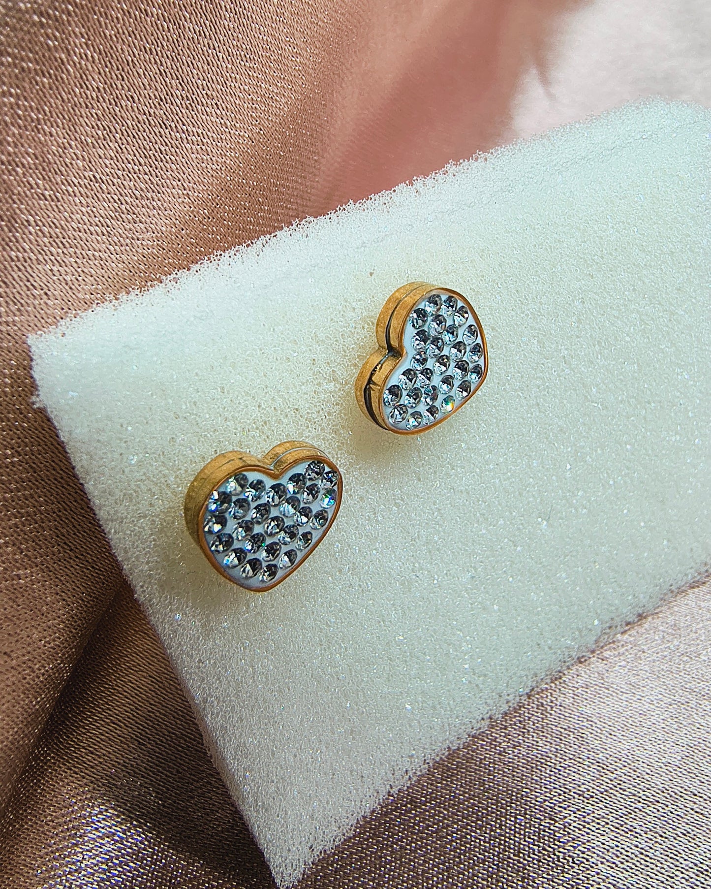 Crystal heart mini stud earrings