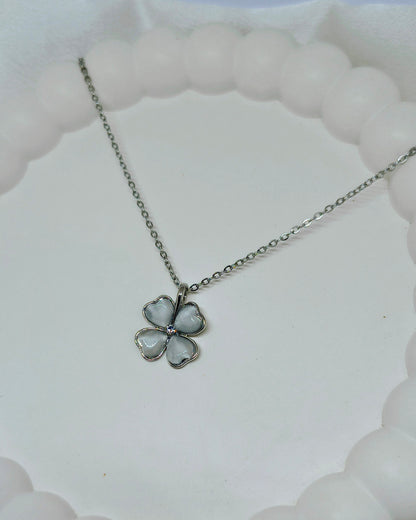 Moon Clover Pendant Necklace (Silver color)
