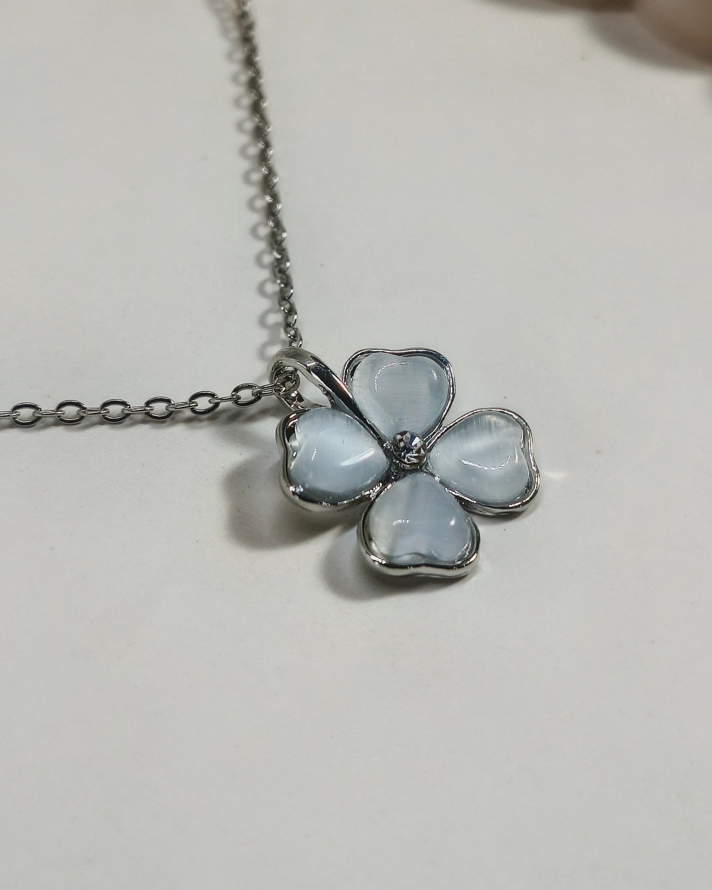 Moon Clover Pendant Necklace (Silver color)