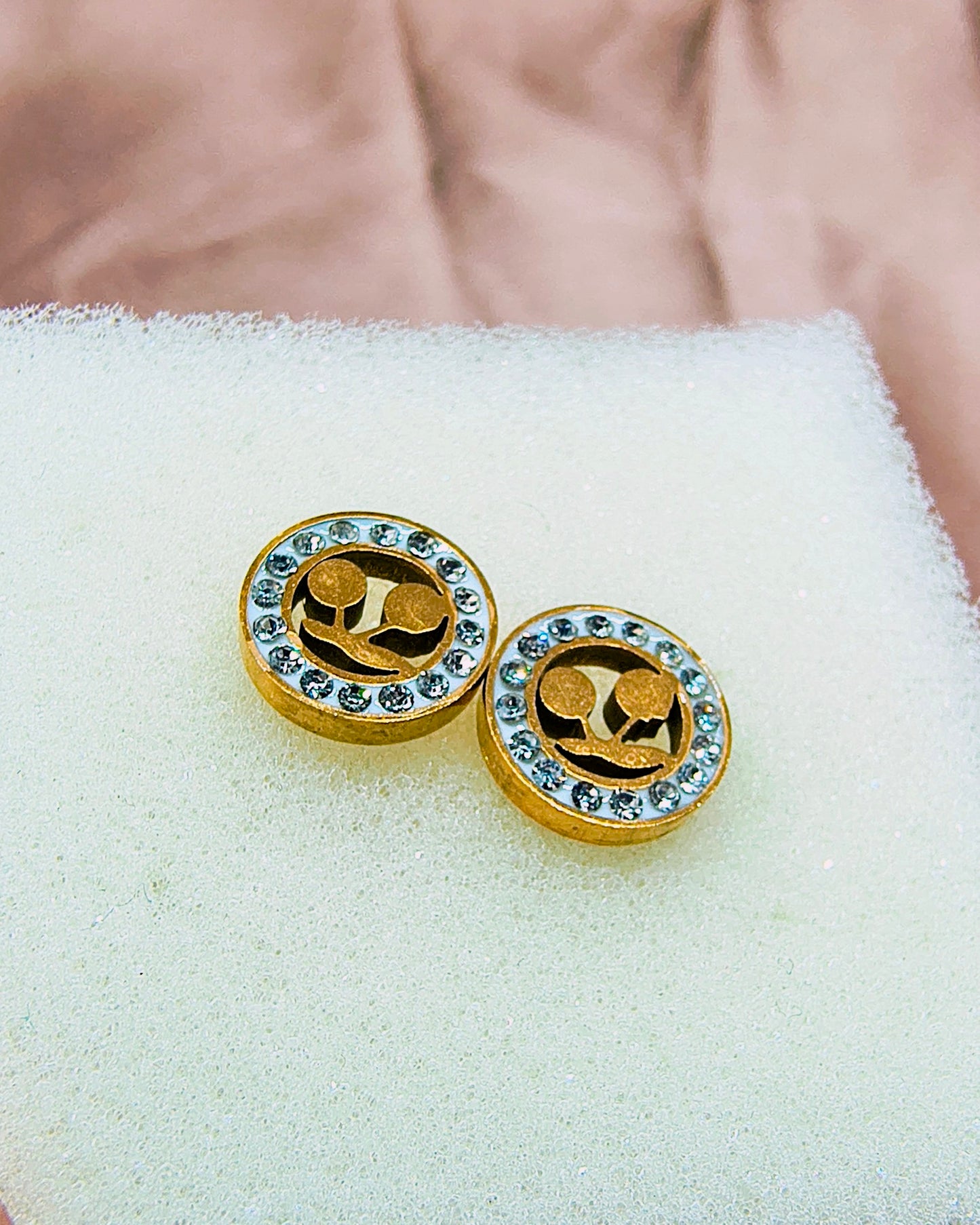 Crystal bloom circle mini stud earrings