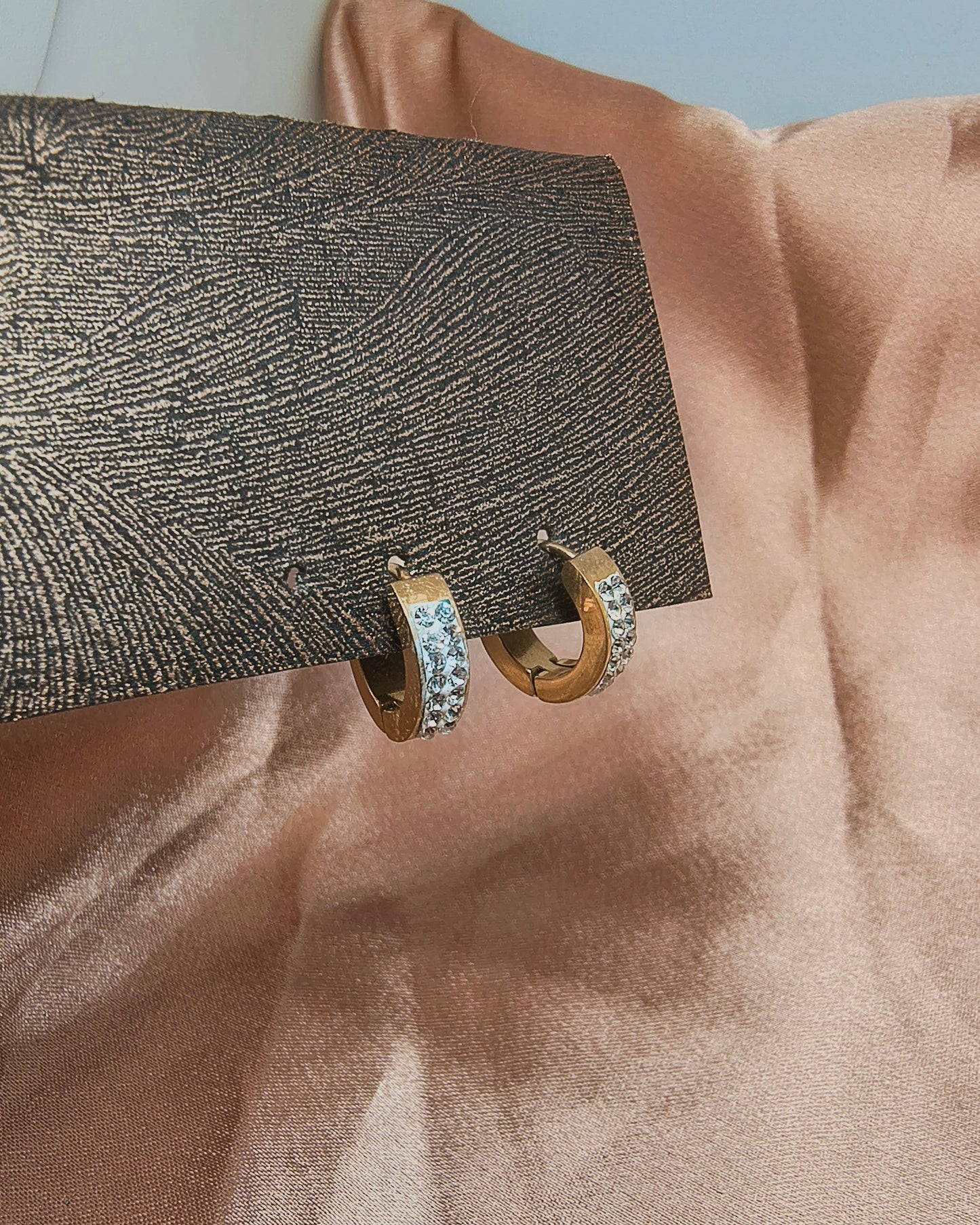 Minimal glam huggie hoop earrings