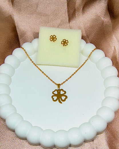 Four leaf clover pendant and stud set