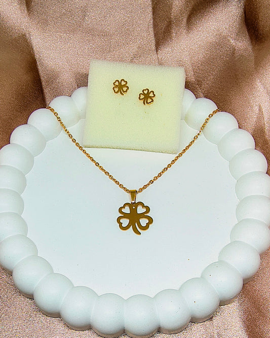 Four leaf clover pendant and stud set