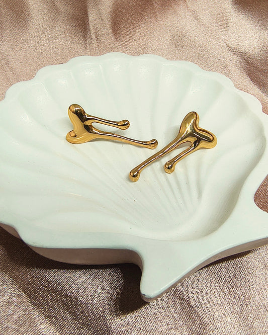 Melting heart stud earrings