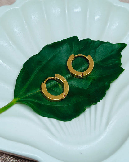 Classic minimal Huggie hoop earrings