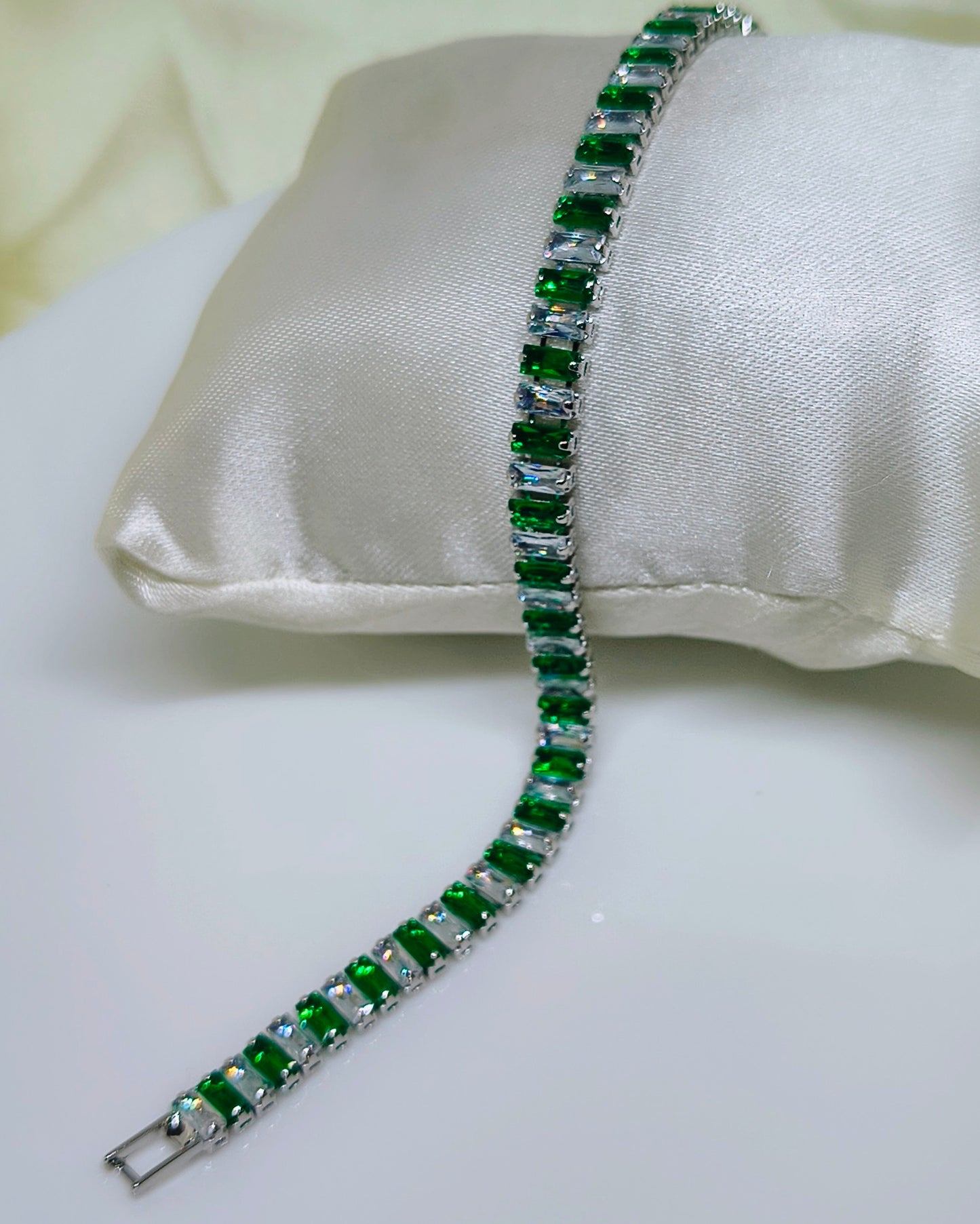 Green & white color tennis bracelet