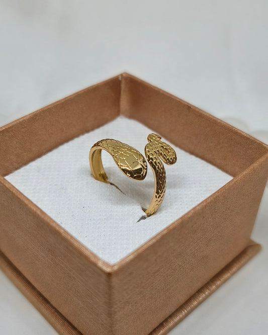 Serpentina statement adjustable ring