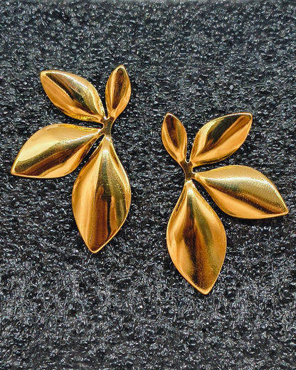 Botanical glow petals stud earrings