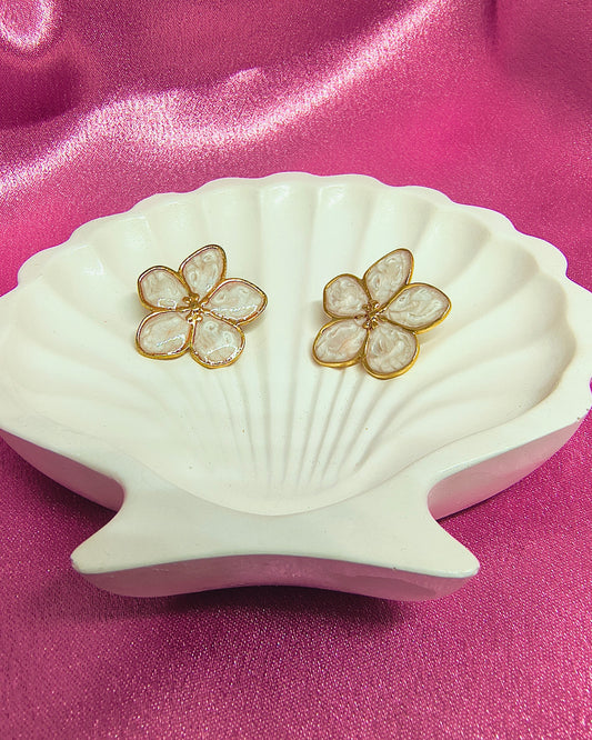 Ivory blush bloom stud earrings