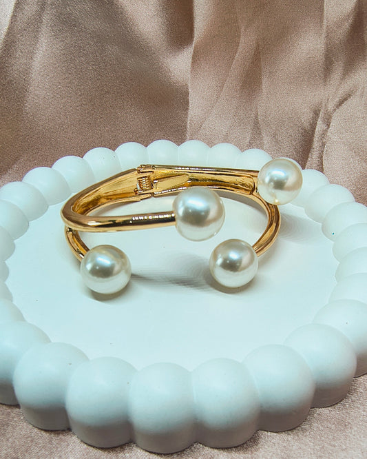 Pearl orbit open kada bracelet