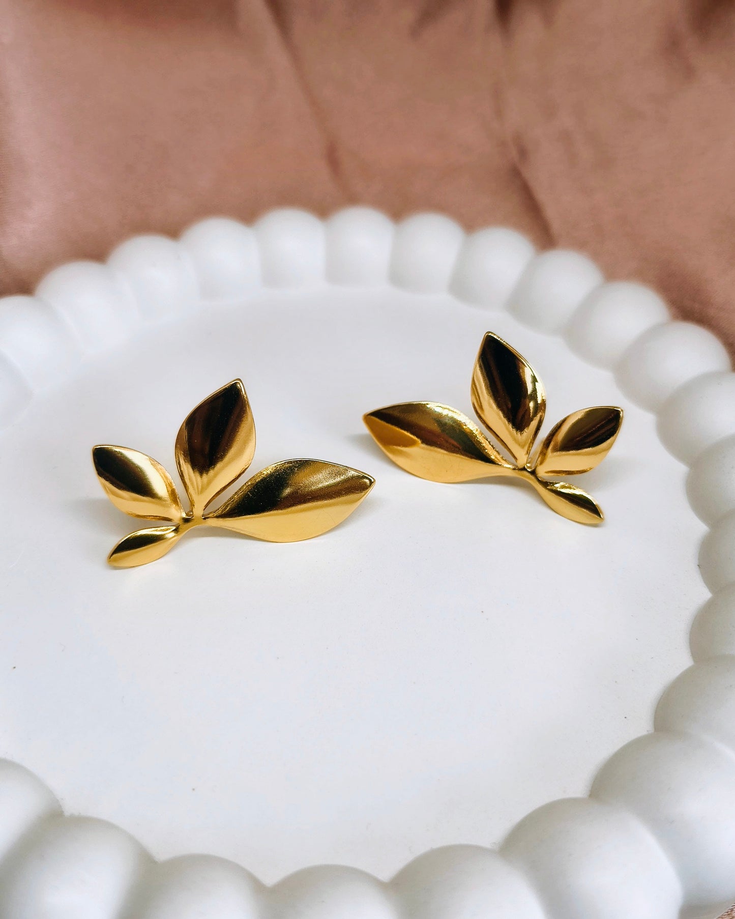 Botanical glow petals stud earrings