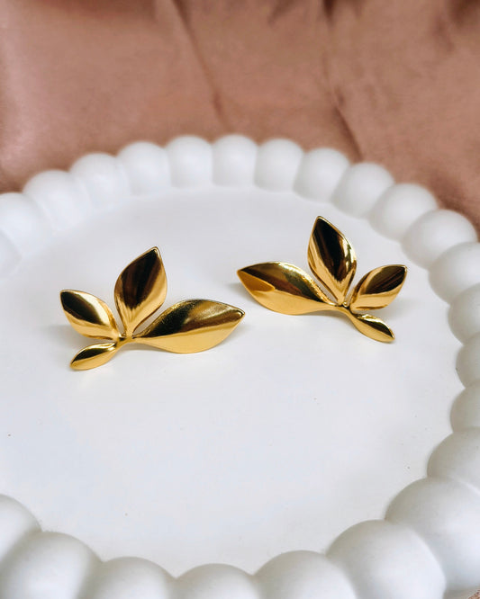 Botanical glow petals stud earrings