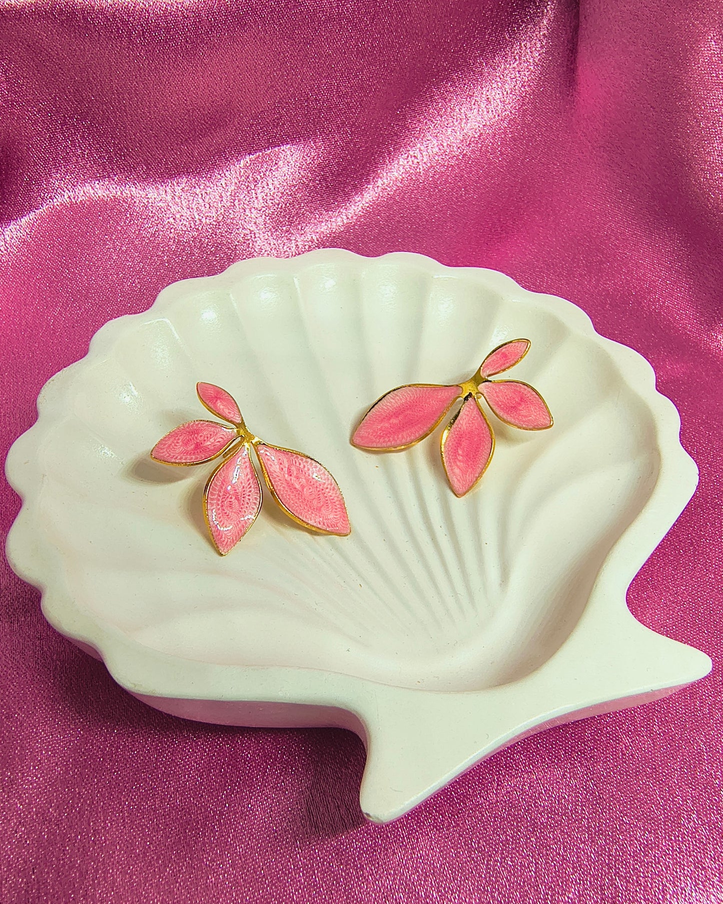 Pink pearl petals stud earrings