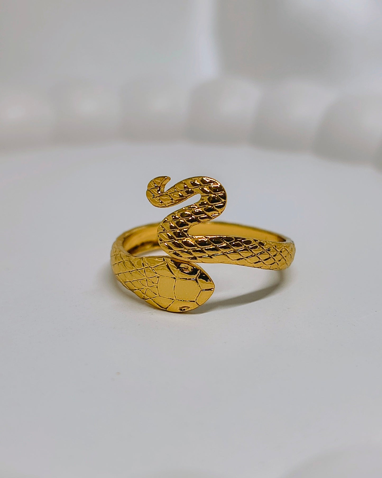 Serpentina statement adjustable ring