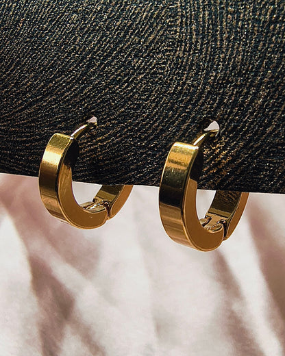 Classic minimal Huggie hoop earrings