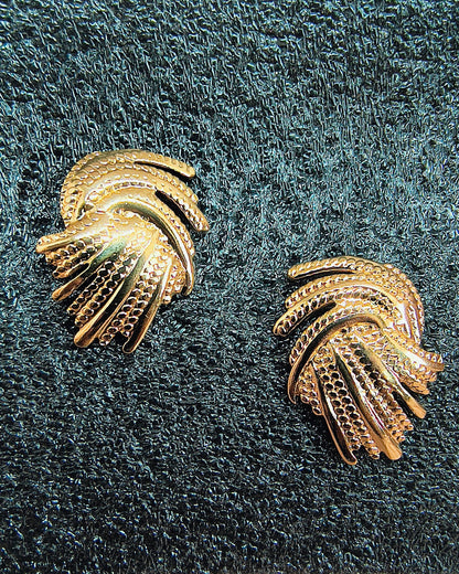 Palm leaf textured stud earrings