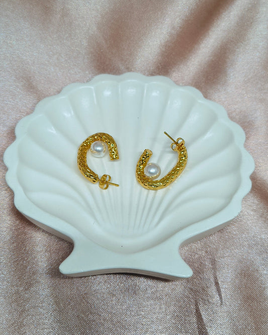 Molten pearl hoop earrings