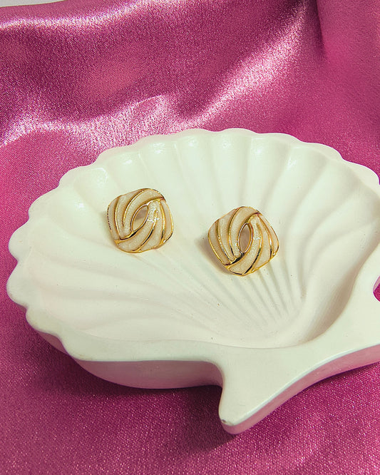 Pearl swirl stud earrings