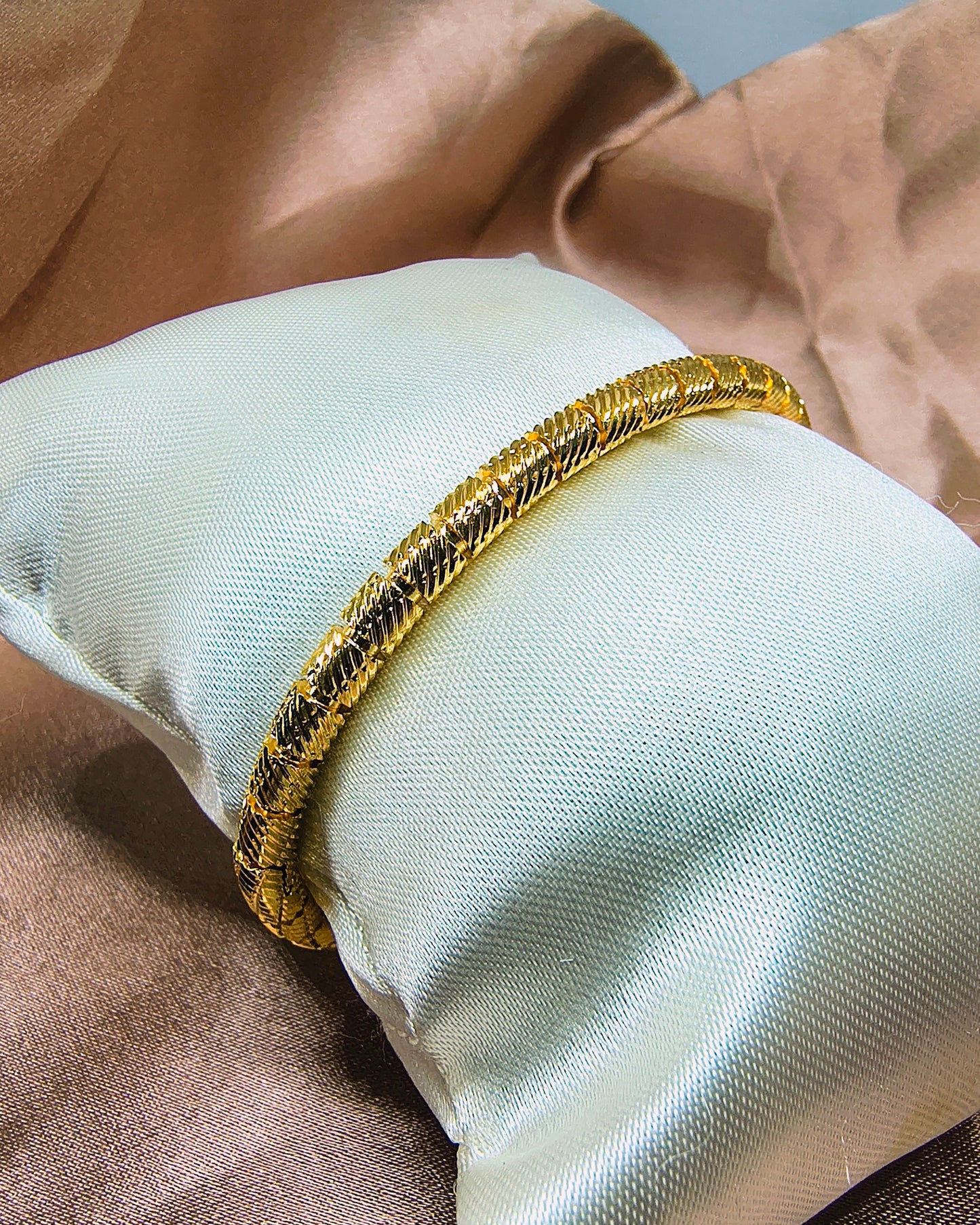 Royal rope textured kada bracelet