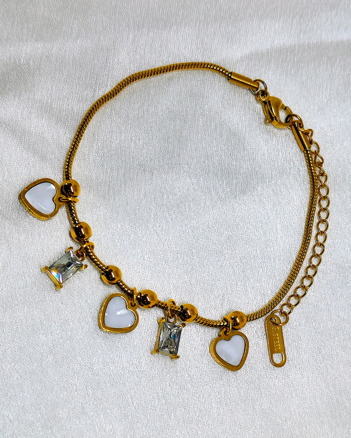 Love link charm bracelet