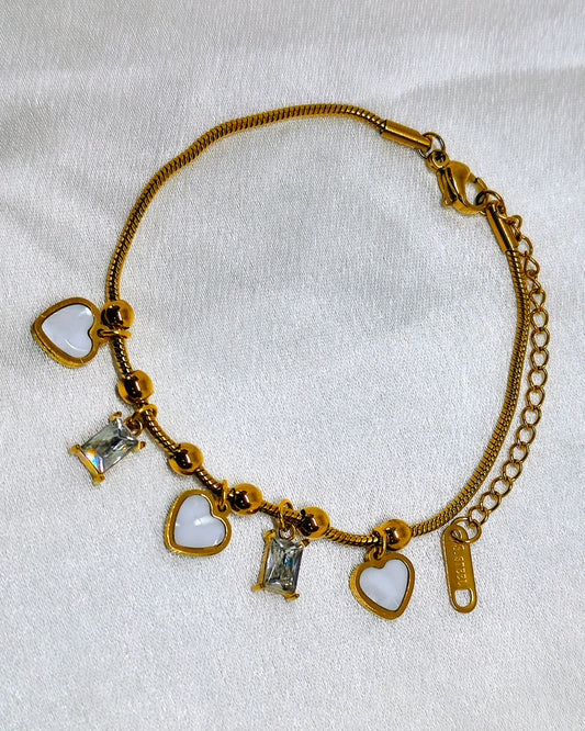 Love link charm bracelet