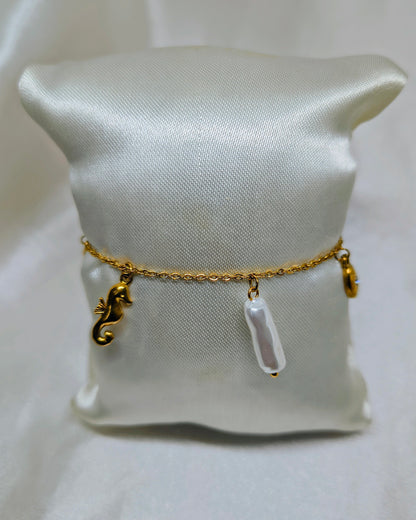 Seahorse peral charm bracelet