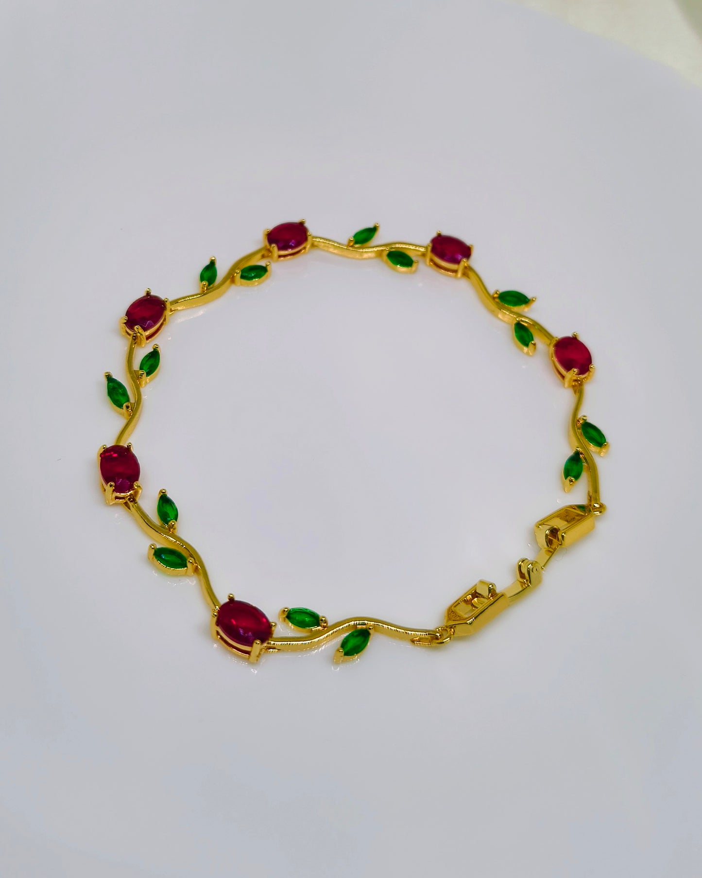 Red & green tulip bracelet