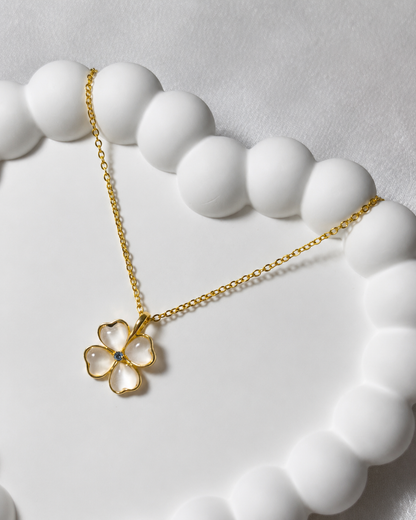 Minimal four leaf clover necklace