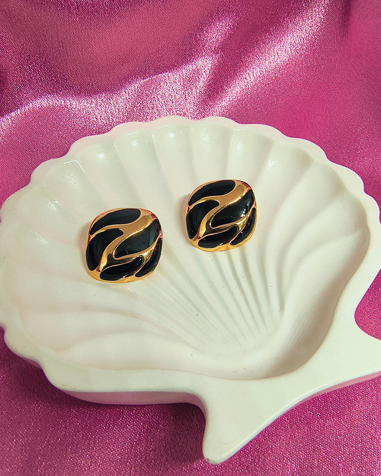 Eclipse swirl stud earrings
