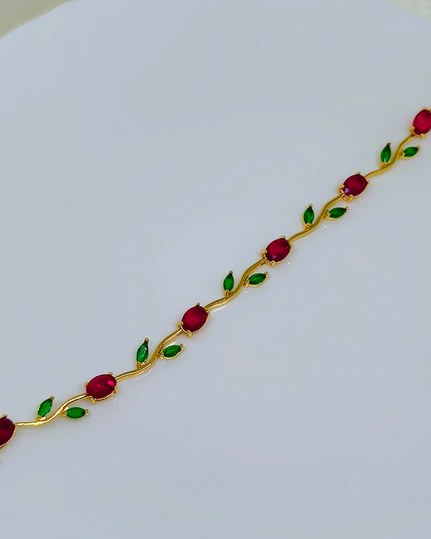 Red & green tulip bracelet
