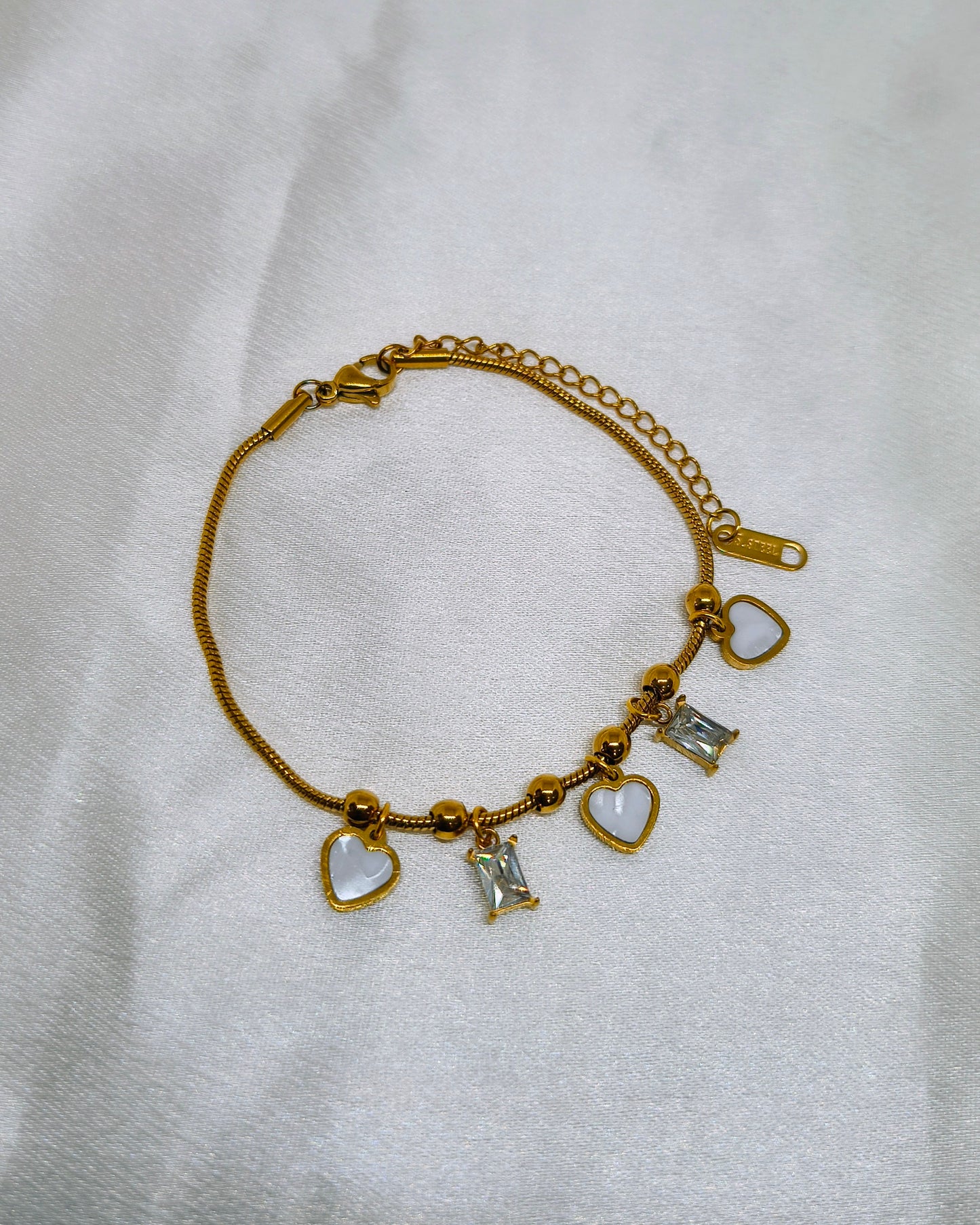 Love link charm bracelet