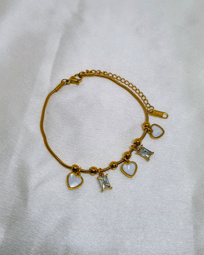 Love link charm bracelet