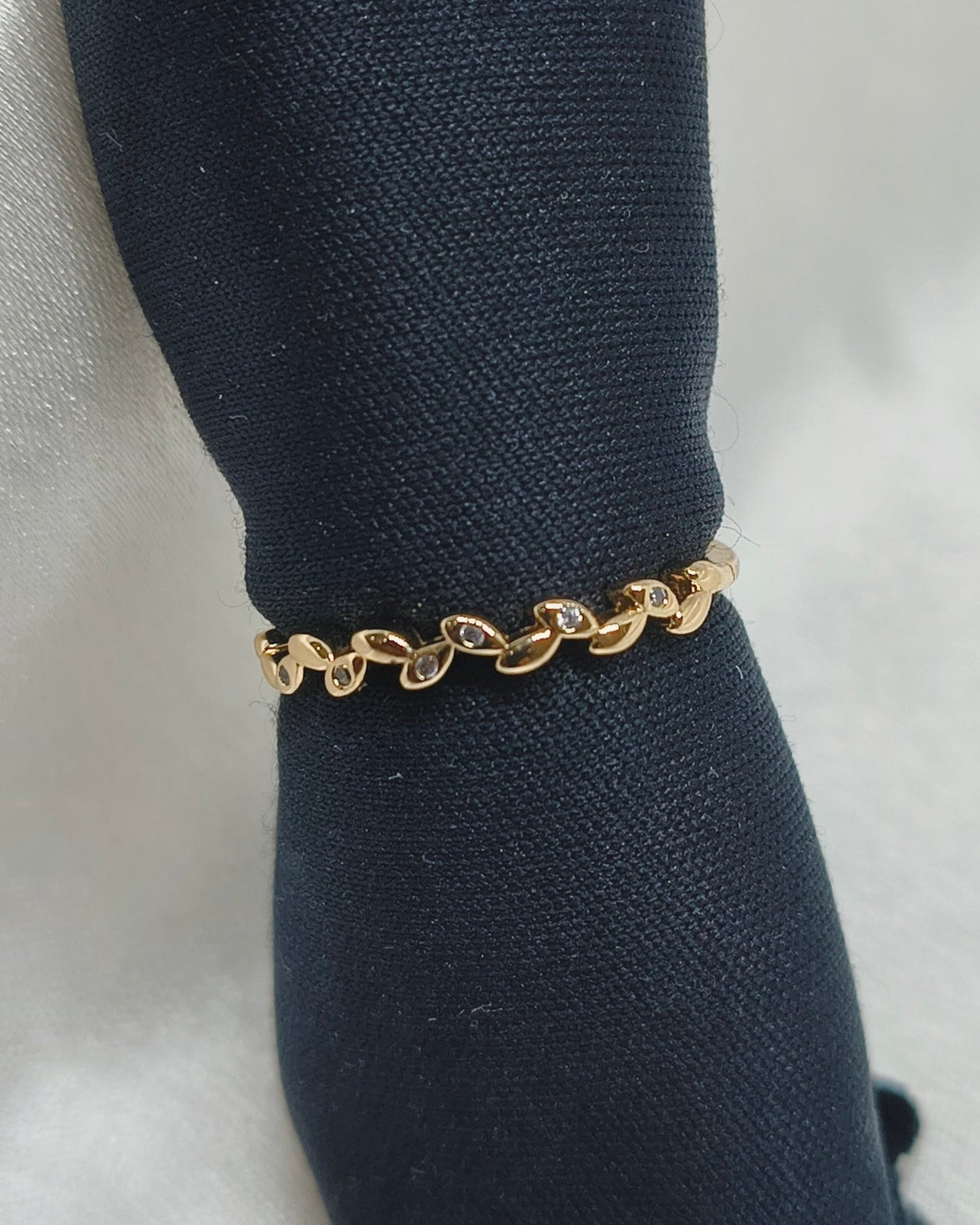 Midnight leaf adjustable ring